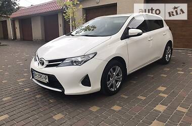 Хэтчбек Toyota Auris 2013 в Одессе