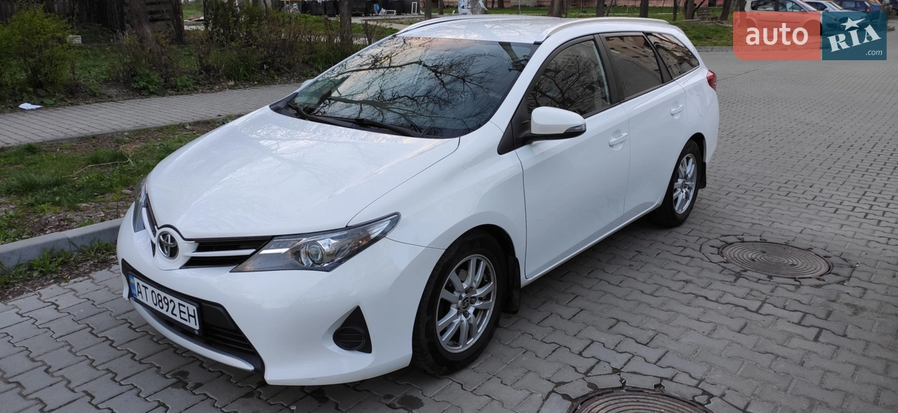 2014 Toyota Auris - мініатюра 2