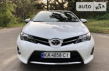 Хэтчбек Toyota Auris 2013 в Киеве