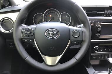 Хэтчбек Toyota Auris 2013 в Киеве