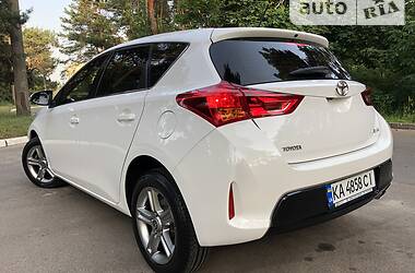 Хэтчбек Toyota Auris 2013 в Киеве