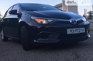 Хэтчбек Toyota Auris 2015 в Дрогобыче