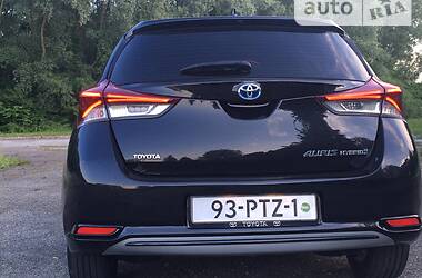 Хэтчбек Toyota Auris 2015 в Дрогобыче