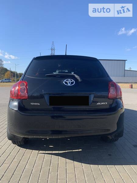 Хэтчбек Toyota Auris 2008 в Виннице