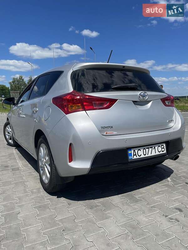 Хетчбек Toyota Auris 2012 в Луцьку