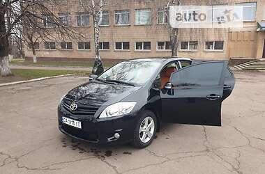 Хэтчбек Toyota Auris 2012 в Черкассах