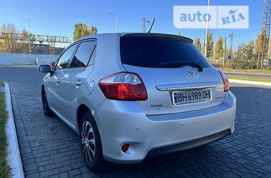 Хэтчбек Toyota Auris 2011 в Одессе