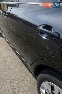 Хэтчбек Toyota Auris 2007 в 