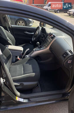 Хэтчбек Toyota Auris 2007 в 