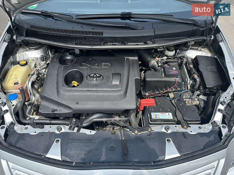 Хэтчбек Toyota Auris 2011 в Хмельницком