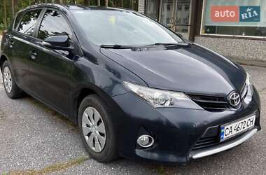 Хэтчбек Toyota Auris 2013 в Южноукраинске