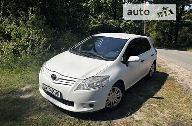 Хетчбек Toyota Auris 2010 в Києві