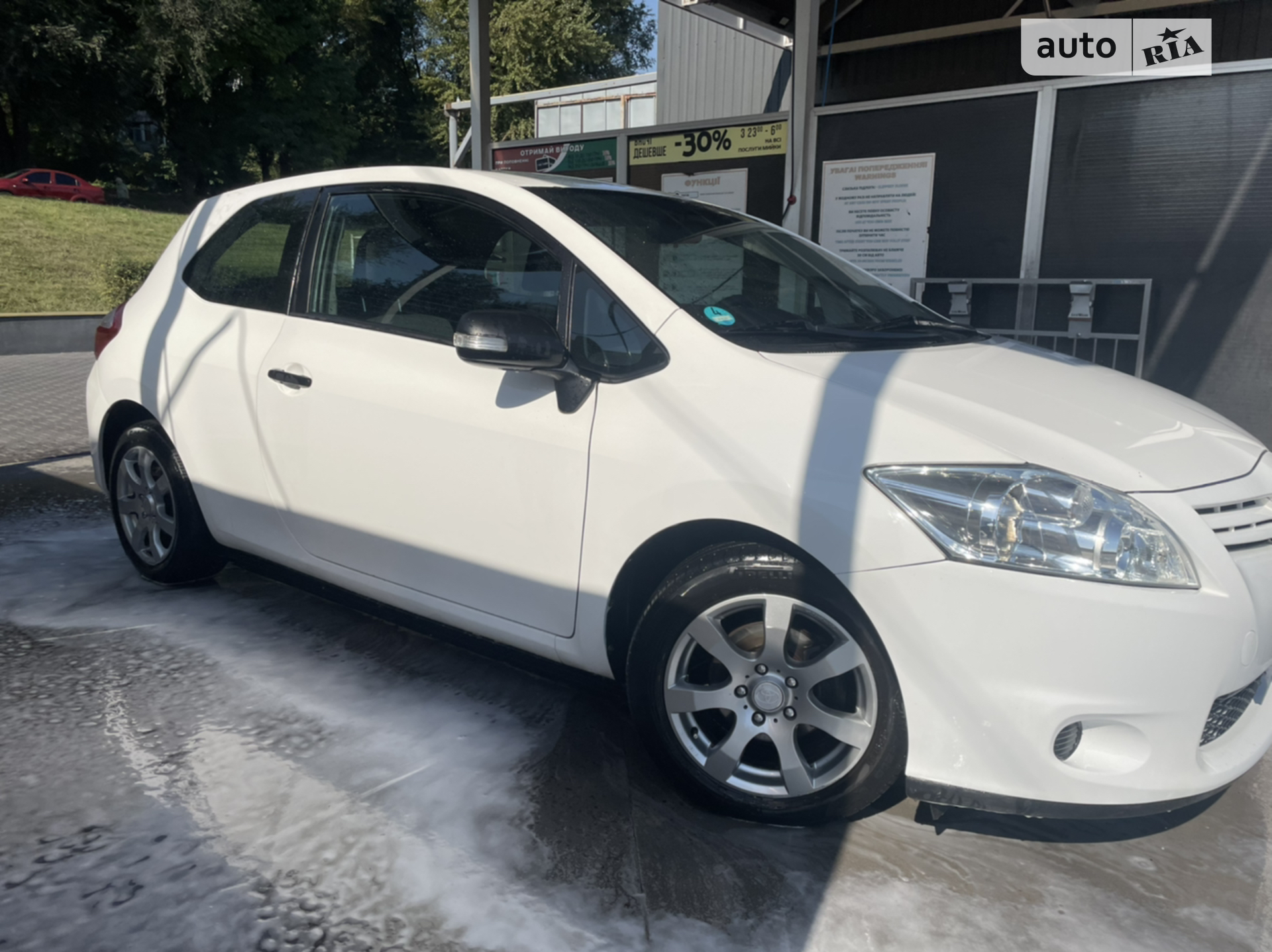 2010 Toyota Auris - мініатюра 5