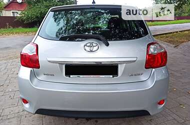 Хетчбек Toyota Auris 2011 в Ківерцях