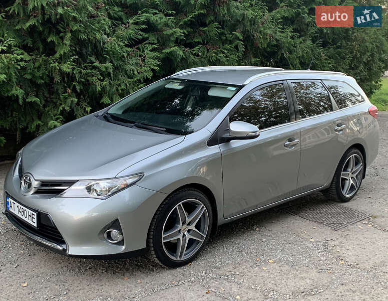 Toyota Auris 2014