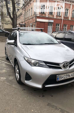 Універсал Toyota Auris 2014 в Одесі