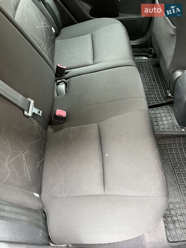 Хэтчбек Toyota Auris 2007 в Сваляве