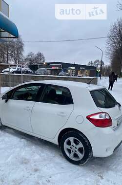 Хэтчбек Toyota Auris 2012 в Хмельницком