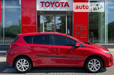 Хетчбек Toyota Auris 2013 в Запоріжжі