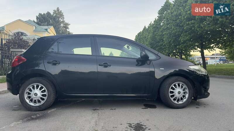 Хетчбек Toyota Auris 2009 в Умані
