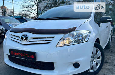 Хетчбек Toyota Auris 2012 в Сумах