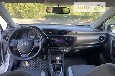 Универсал Toyota Auris 2015 в Шостке
