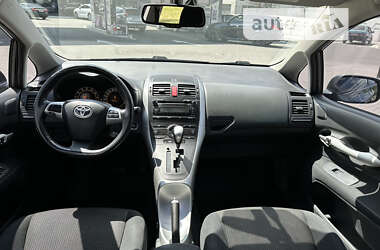 Хэтчбек Toyota Auris 2012 в Днепре