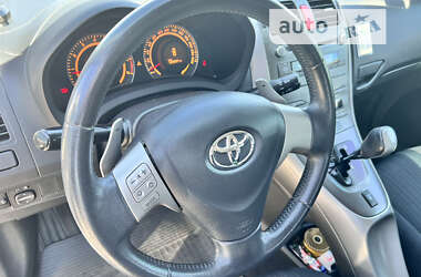 Хэтчбек Toyota Auris 2008 в Киеве