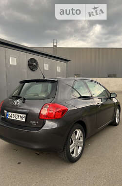 Хэтчбек Toyota Auris 2007 в Киеве