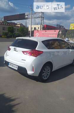 Хетчбек Toyota Auris 2014 в Києві