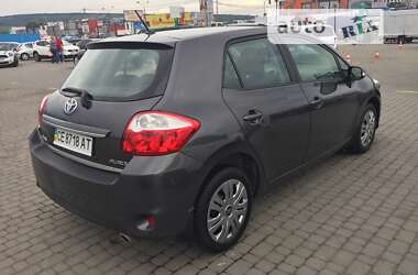 Хетчбек Toyota Auris 2011 в Чернівцях