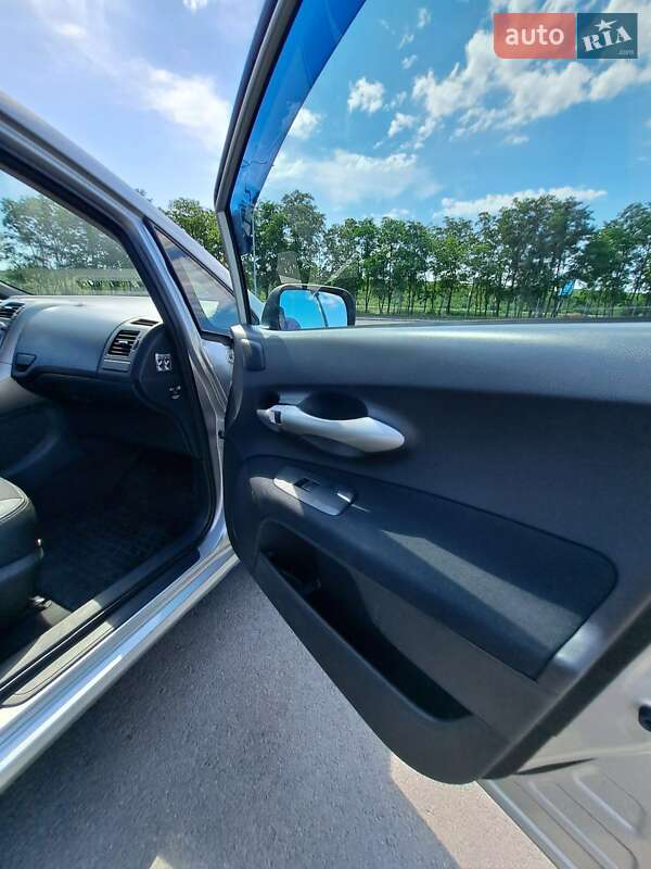 Хэтчбек Toyota Auris 2008 в Днепре