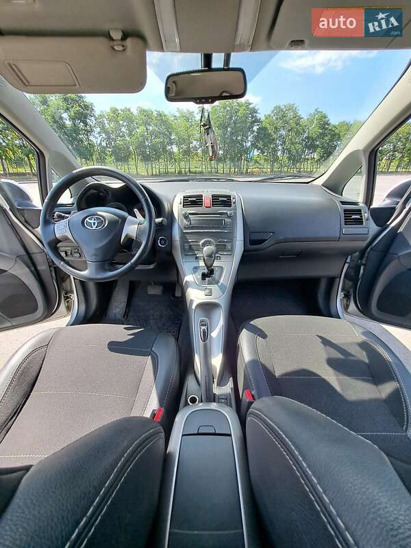 Хэтчбек Toyota Auris 2008 в Днепре