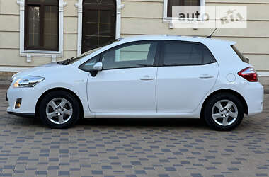 Хэтчбек Toyota Auris 2011 в Могилев-Подольске