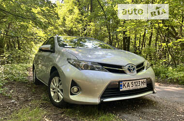 Універсал Toyota Auris 2013 в Києві