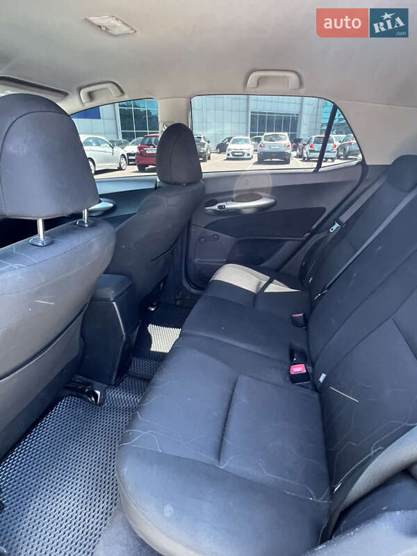 Хэтчбек Toyota Auris 2012 в Одессе