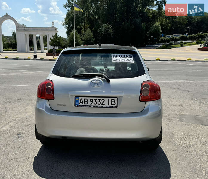 Хэтчбек Toyota Auris 2007 в Тростянце