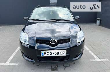 Хетчбек Toyota Auris 2008 в Кам'янці-Бузькій