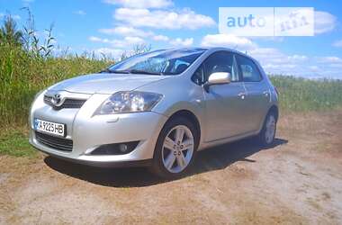 Хэтчбек Toyota Auris 2007 в Смеле