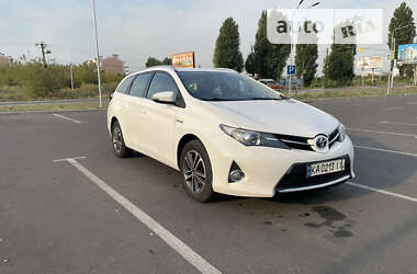 Універсал Toyota Auris 2014 в Білогородці