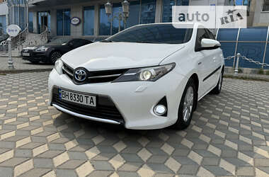 Хэтчбек Toyota Auris 2014 в Черноморске