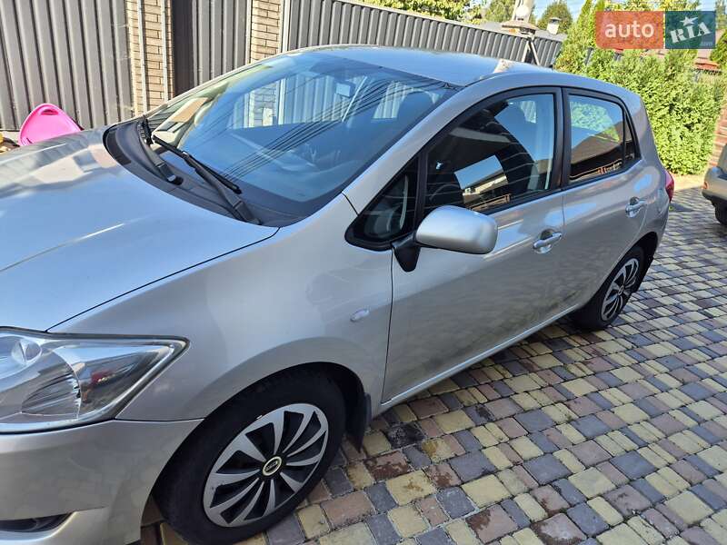 Хэтчбек Toyota Auris 2007 в Вышгороде