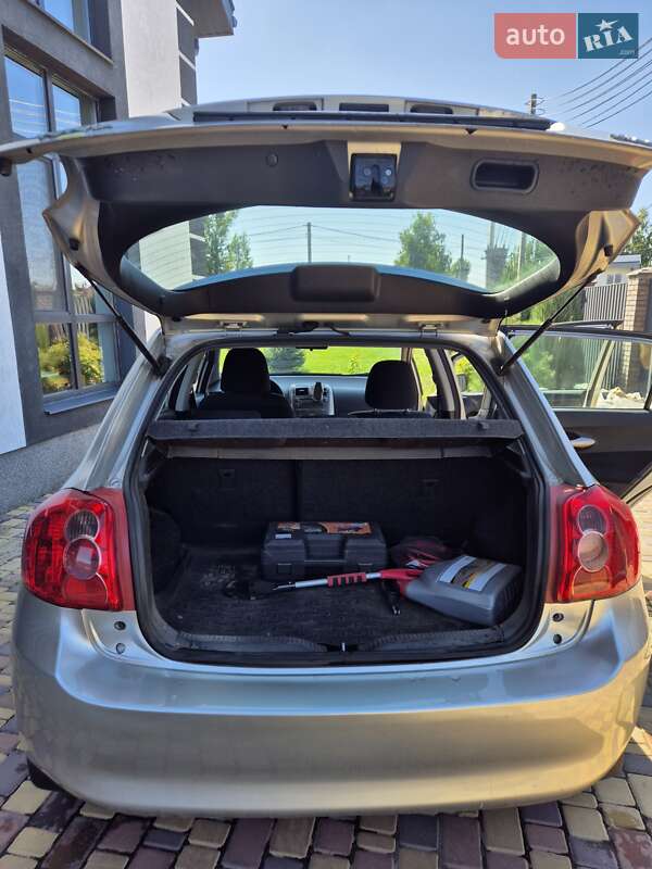 Хэтчбек Toyota Auris 2007 в Вышгороде