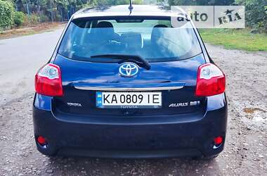 Хэтчбек Toyota Auris 2011 в Казатине