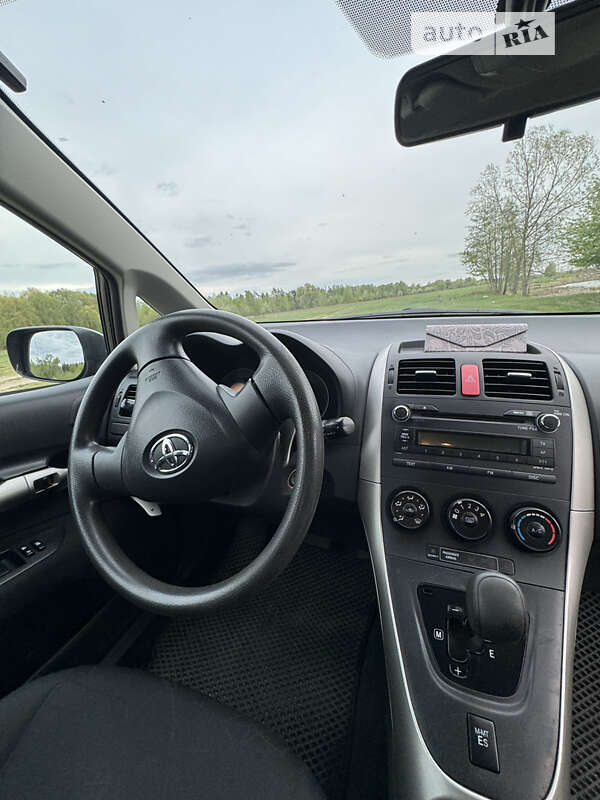Хетчбек Toyota Auris 2008 в Сумах