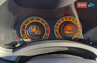 Хэтчбек Toyota Auris 2009 в 