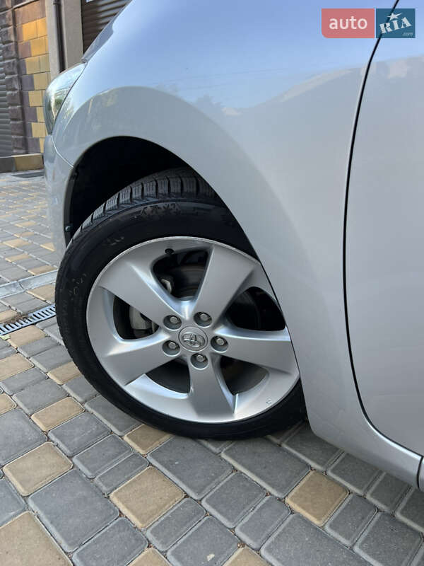 Хетчбек Toyota Auris 2011 в Одесі