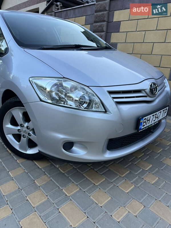 Хетчбек Toyota Auris 2011 в Одесі