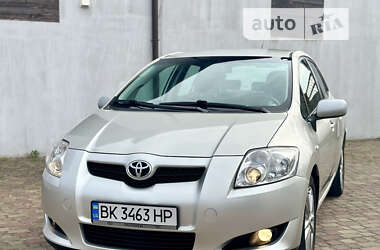 Хэтчбек Toyota Auris 2008 в Ровно