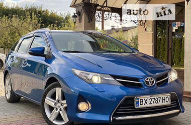 Універсал Toyota Auris 2014 в Дунаївцях